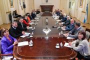 El jefe de Gabinete reunió a los ministros en el Salón Eva Perón