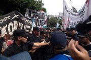 Movimientos sociales protestan frente al Ministerio de Capital Humano